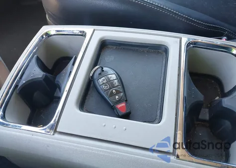 2011 Chrysler Town & Country Touring-L from USA, damaged, VIN 2A4RR8DG4BR758686